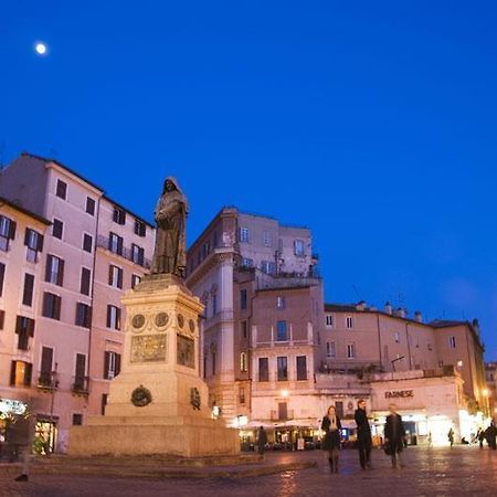 Casa Vacanze Campo De' Fiori Řím Exteriér fotografie